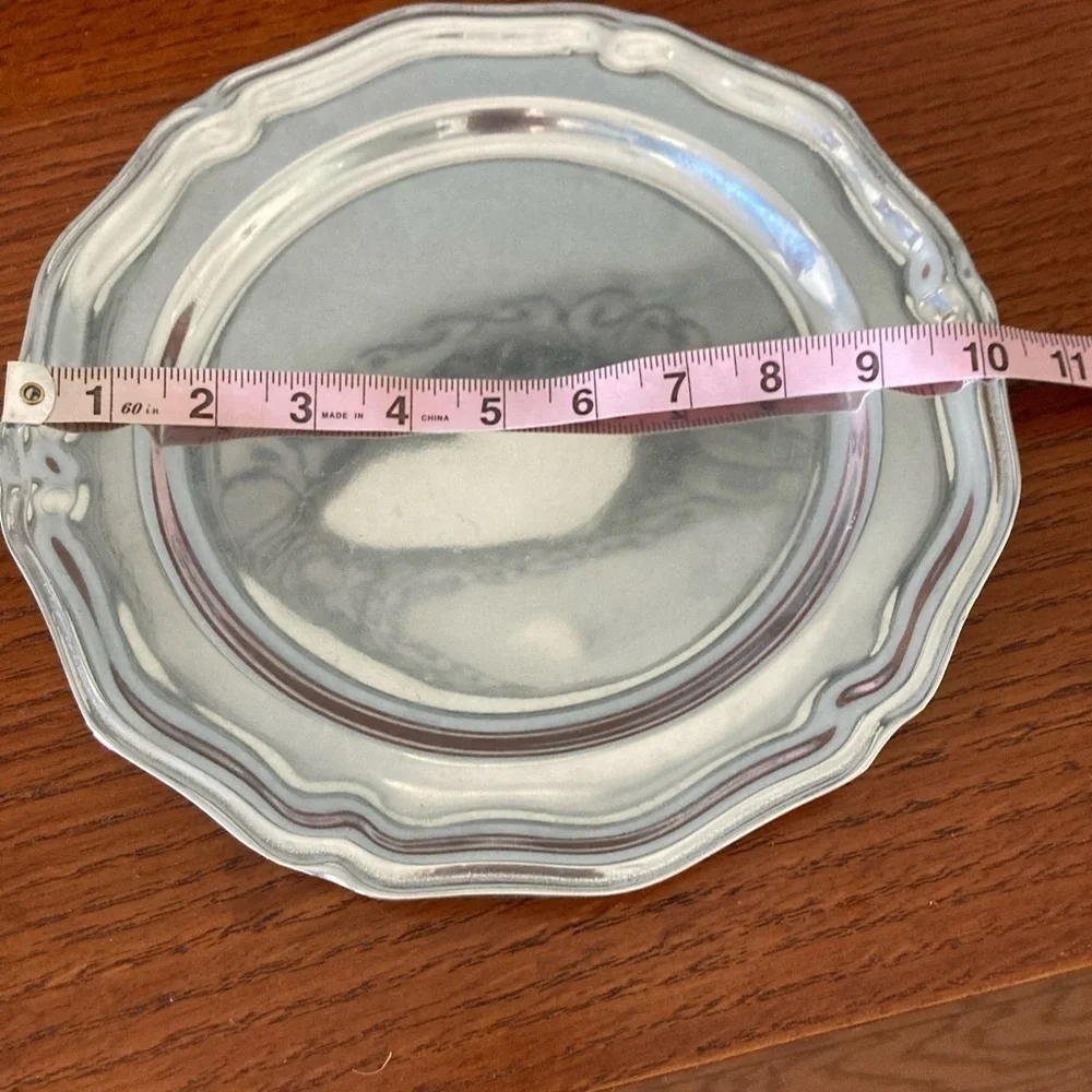 Vintage Wilton  Armetale USA   Pewter RWP 10”. Scalloped Edge Plate Mount Joy PA